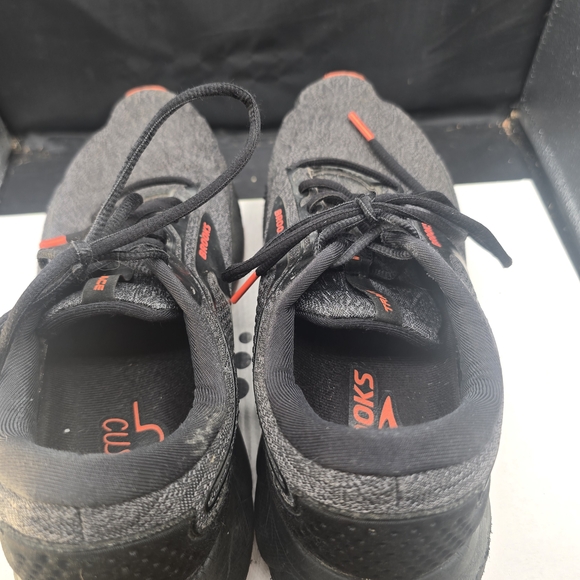 Brooks‎ Black and Red Athletic Shoes main image 7